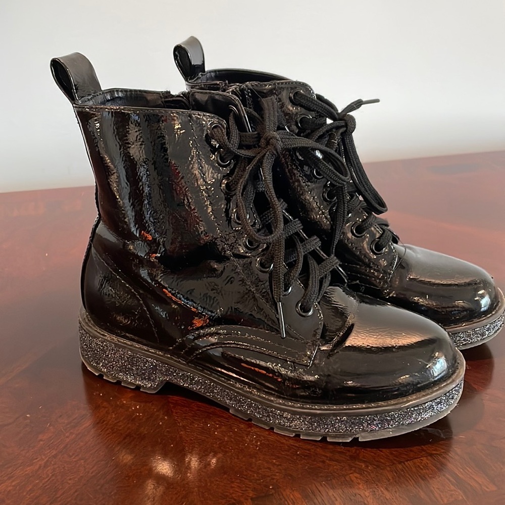 Girls black boots size 13
